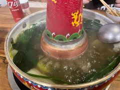 -毛辣果·贵州红酸汤牛肉火锅(西单店)