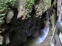 -龙水峡地缝景区
