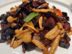 鸡枞菇炒腊味-南太湖山庄·四季轩&国风堂中餐厅