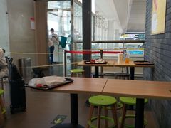 大堂-麦当劳(郑州东高铁站店)