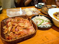 -老滇山寨•云南特色菜•地方菜•民族风情歌舞表演(金碧店)