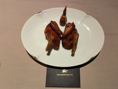 脆皮乳鸽-荣轩(新荣记环球金融中心店)