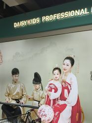 -倾城宝贝儿童摄影(新辰里酒仙桥店)