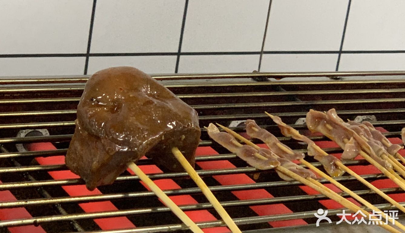 今天，灶门坎观前旗舰店，下午4:30-8:30有明星