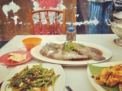 -大树下海鲜饭店