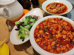-渝信川菜 · 川味家常菜(财富购物中心店)