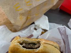 -麦当劳(上海虹桥站30B检票口楼上)