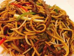 干炒黑椒牛柳丝意粉-香港新发烧腊茶餐厅(万象店)
