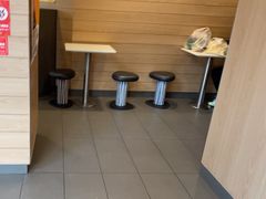 -麦当劳(乳山路店)