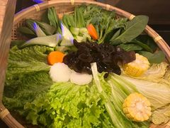 -尚尚仙·酸汤猪手·猪肚鸡火锅(华联万柳购物中心店)