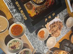 -老牌坊云南鱼豆花火锅(哈西万达店)
