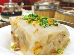 大大件萝卜糕-凤凰楼酒家·粤宴点心(华强北店)