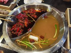 -百年川椒重庆老火锅(光谷店)