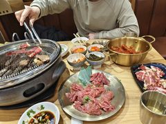 -青瓦餐厅·生鱼片·韩园烤肉(西塔店)