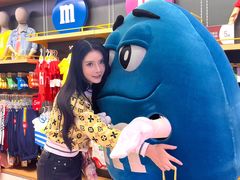 -m豆巧克力世界(上海世茂广场店)