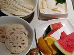 -海底捞火锅鲜切牛肉主题店(长寿路店)