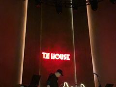 -TZ House音乐现场(来福士中心店)