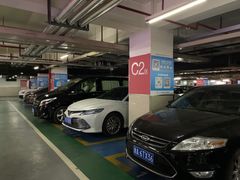 -湖滨银泰in77 C区-停车场