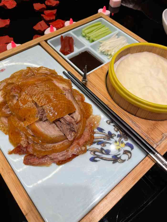 臻悦海宴(银海店)-"来体验v8活动,环境特别高大上,服务也没.