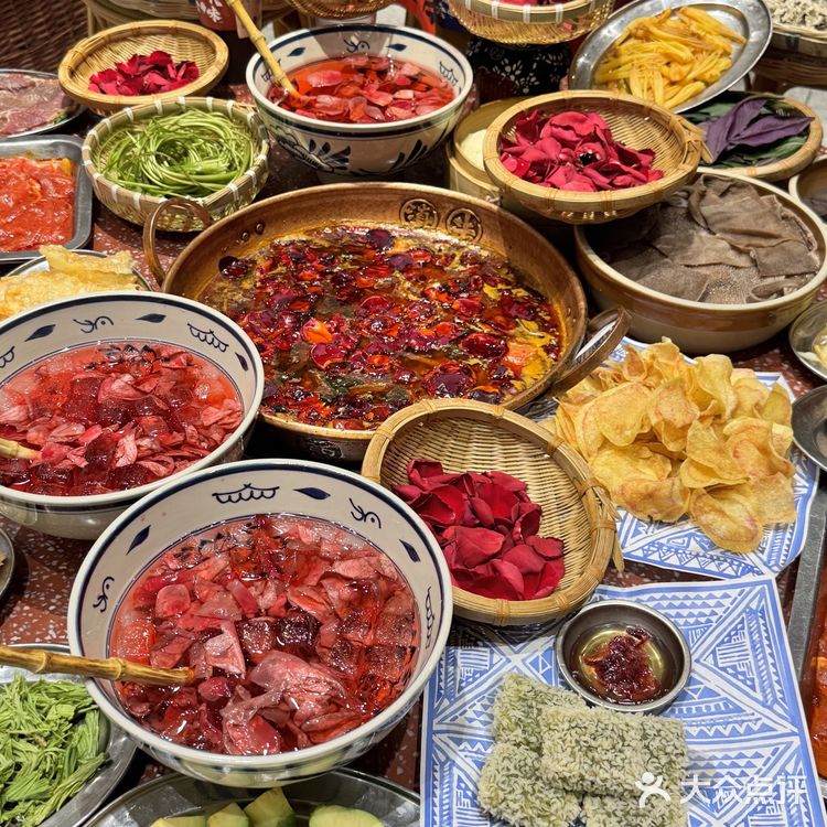 家人！云南玫瑰火锅火出天际！ 