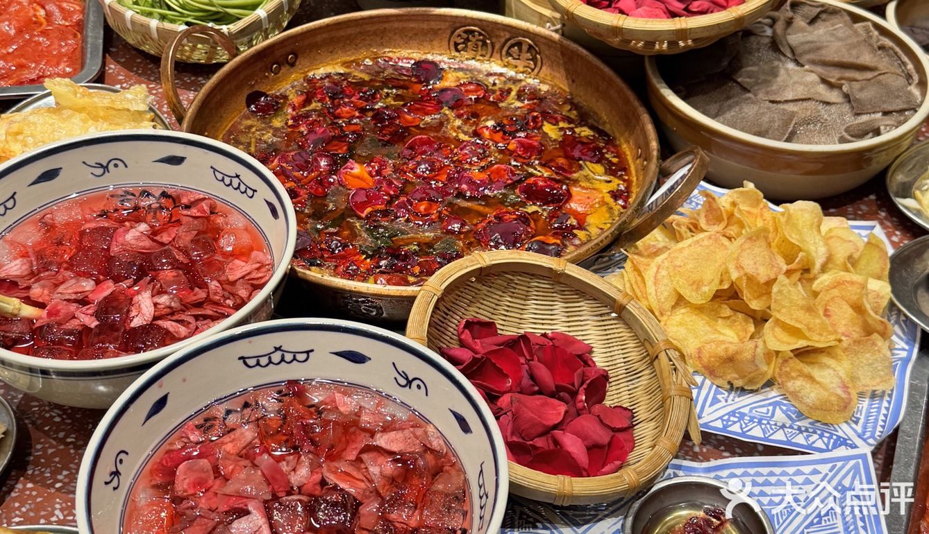 家人！云南玫瑰火锅火出天际！ 