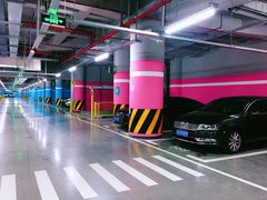 -白玉兰广场停车场