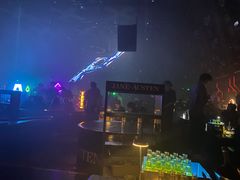 -简奥斯汀·赫本酒吧