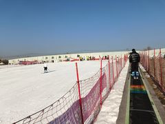 -华彬猛犸滑雪场