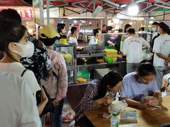 大堂-清真老马家国华牛奶鸡蛋醪糟(正宁路店)