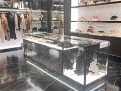 -MONCLER(武汉国际广场店)