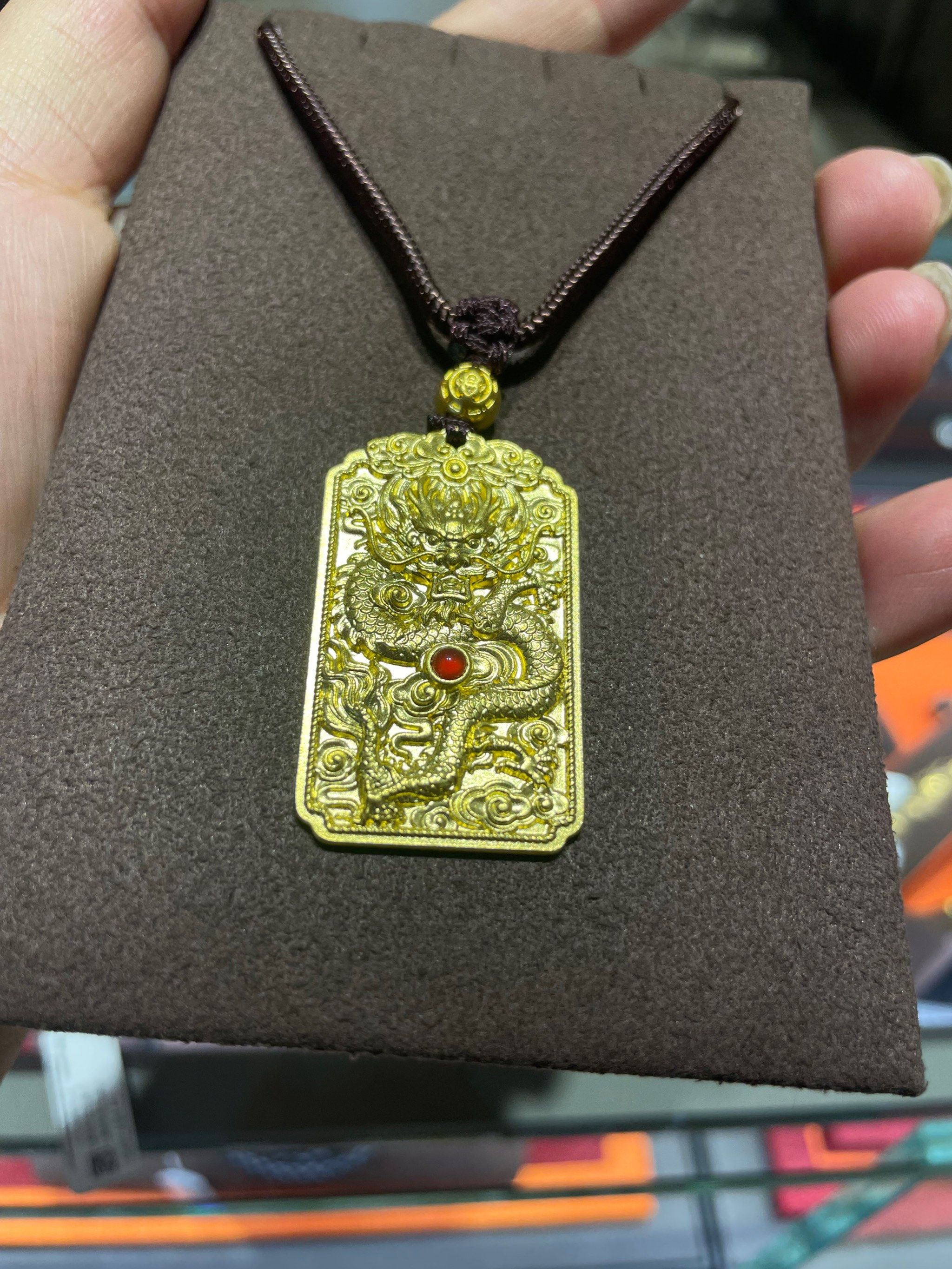 值得记录 #好物推荐 作为90年历史的周生生 香港第一家上市的黄金品牌