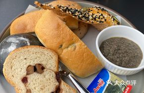 Libo 1987 Wheat Appetizer Bread