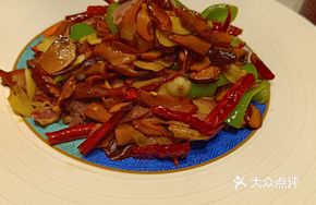 Northeast Ham Stir-fried with Yellow Milk Cap Mushroom