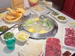 -浪里寻·臻牛养生牛肉火锅(方圆荟店)