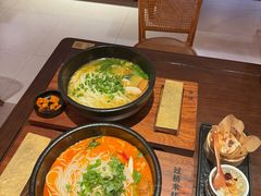 -银米·云南传统过桥米线(双廊黑金冠店)