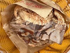 -洪峰浩老北京烧饼夹肉(角门路店)