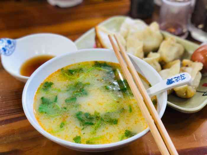 胡记·胡小柒锅贴游子老鸭粉丝汤(黄桦路店)-"前面和朋友吃了日料兜兜