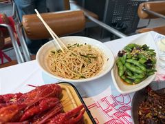 -肥肥虾庄·金牌油焖大虾(汉街SKP店)