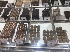 -VENCHI 闻绮(上海佛罗伦萨小镇店)