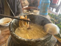 -鲁朗纳麦石锅鸡庄园