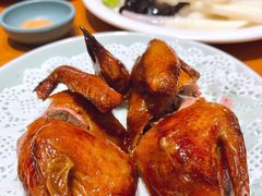 脆皮乳鸽-頂好酒家·经典粤菜(海信广场店)