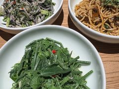 木姜子拌丝瓜尖-一坐一忘云南菜(三里屯店)