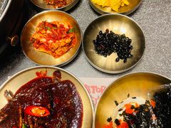 -草家酱蟹炭火烤肉店(珲春南路二店)