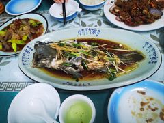 油泼黑头鱼-天伦海鲜·老味道·青岛菜(栈桥天主教堂店)