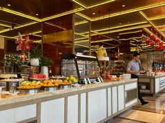 -大中华希尔顿酒店-念自助餐·嗨啤·小龙虾
