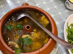 野生菌汽锅鸡-小厨子私房菜·云南美食店