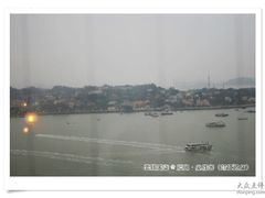 在电梯上看鼓浪屿-必胜客(海滨店)