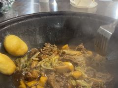 -粘豆包柴火铁锅炖