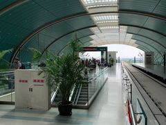 -龙阳路磁悬浮列车总站-停车场