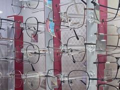 -朱师傅眼镜·蔡司·依视路·尼康(市先进店)